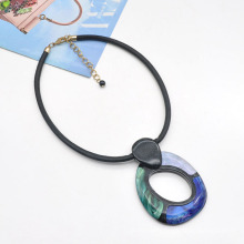 2021 2022 newest design hot selling short acrylic necklace pendant